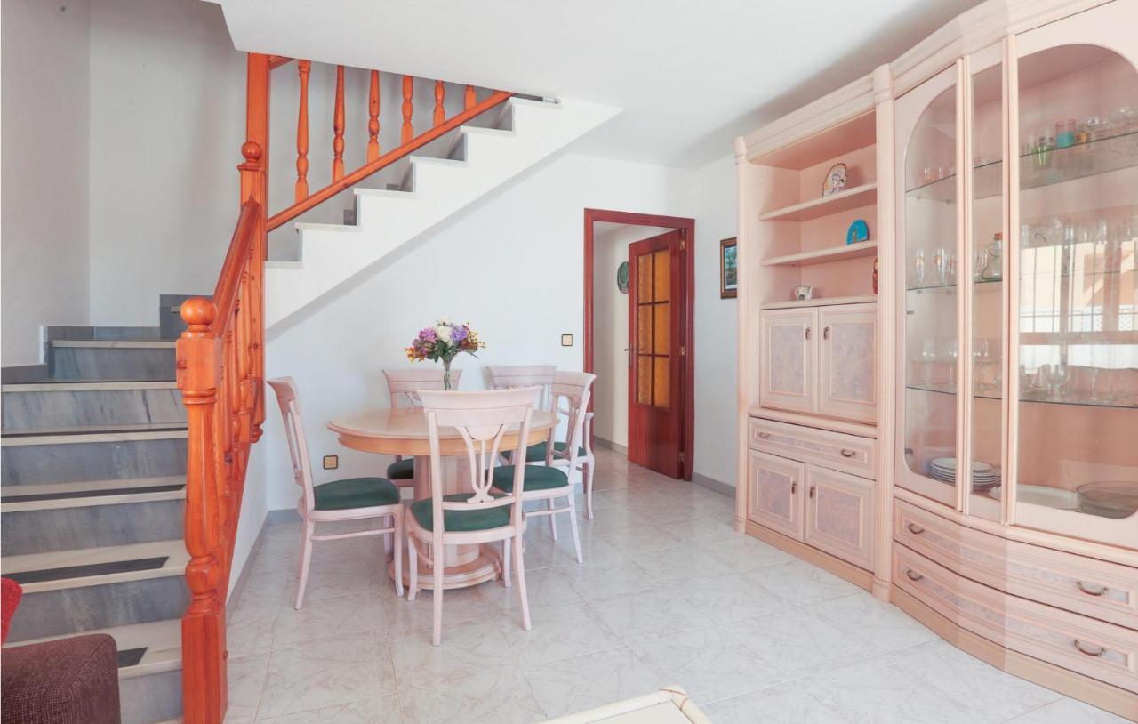 Cozy Home In Los Alcazares With Kitchen Los Narejos Ngoại thất bức ảnh